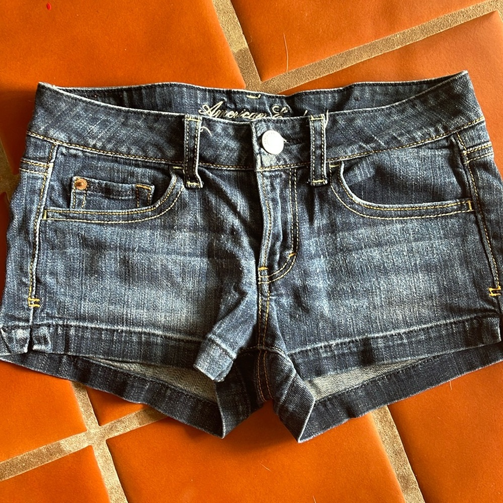 American Eagle Denim blue jean shorts women’s size 4